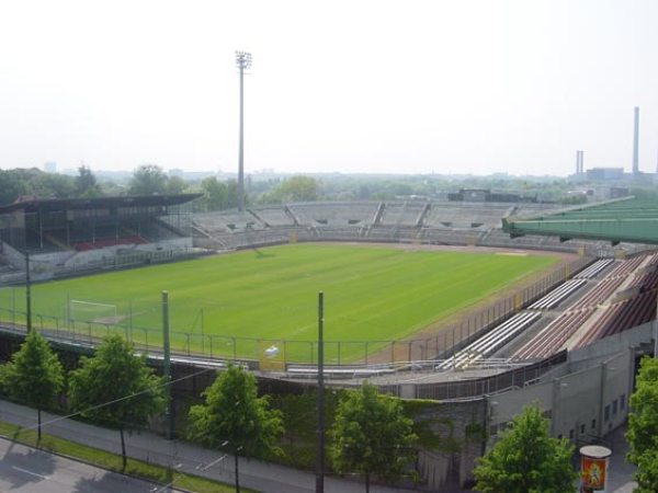 Städtisches Stadion an der Grünwalder Straße image