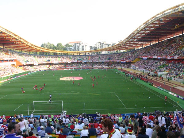 Estádio Dr. Magalhães Pessoa image